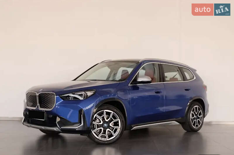 Внедорожник / Кроссовер BMW iX1 2023 в 