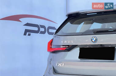 Внедорожник / Кроссовер BMW iX1 2023 в 