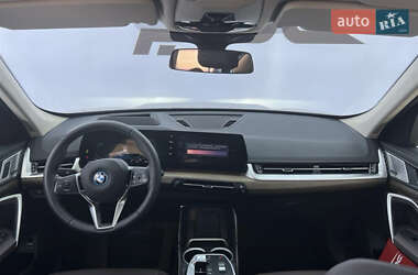 Внедорожник / Кроссовер BMW iX1 2023 в 