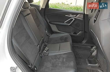 Внедорожник / Кроссовер BMW iX1 2023 в 