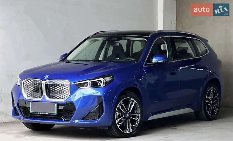 BMW iX1 2023