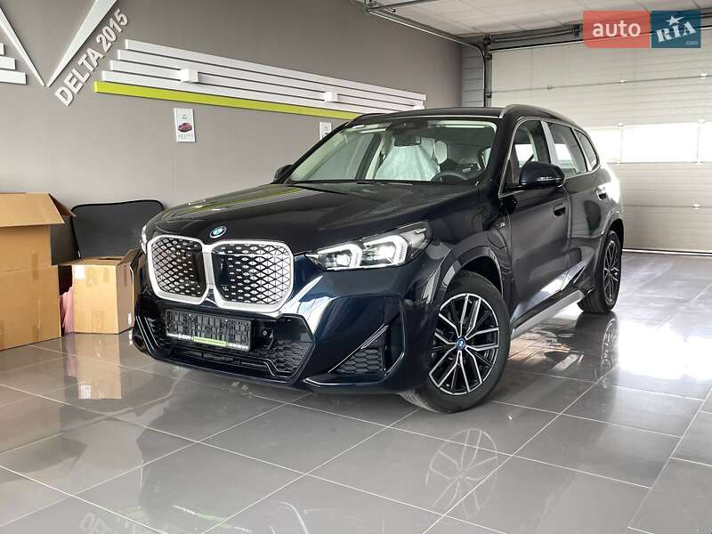 BMW iX1 2025