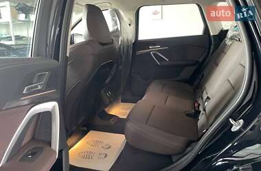 Внедорожник / Кроссовер BMW iX1 2025 в 