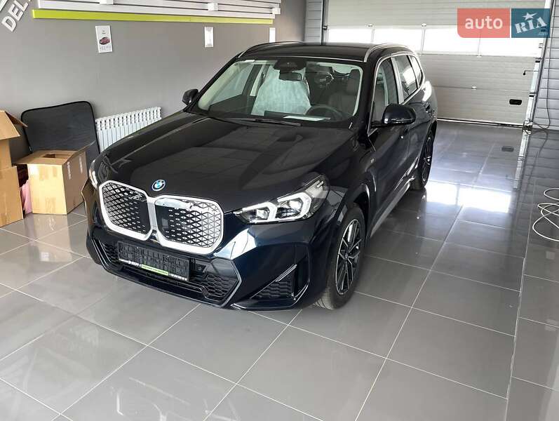 Внедорожник / Кроссовер BMW iX1 2025 в 