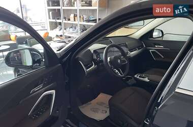 Внедорожник / Кроссовер BMW iX1 2025 в 
