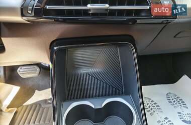 Внедорожник / Кроссовер BMW iX1 2025 в 