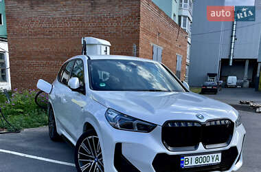 Внедорожник / Кроссовер BMW iX1 2023 в 
