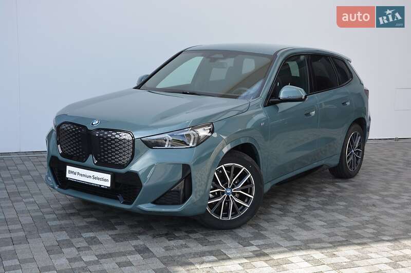 Внедорожник / Кроссовер BMW iX1 2024 в 