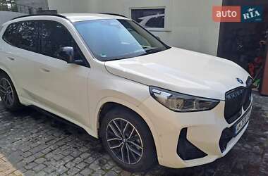 Внедорожник / Кроссовер BMW iX1 2022 в 