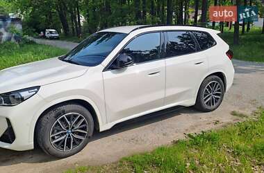 Внедорожник / Кроссовер BMW iX1 2022 в 