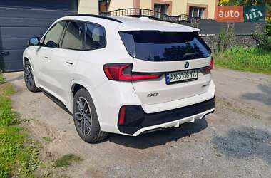 Внедорожник / Кроссовер BMW iX1 2022 в 