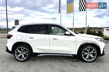 Внедорожник / Кроссовер BMW iX1 2024 в 