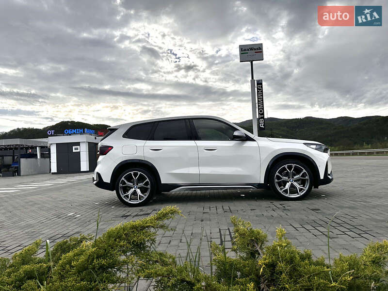 Позашляховик / Кросовер BMW iX1 2024 в Хусті