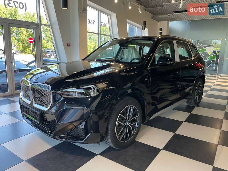 BMW iX1 2025