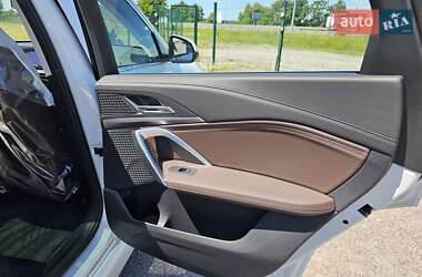 Позашляховик / Кросовер BMW iX1 2025 в 