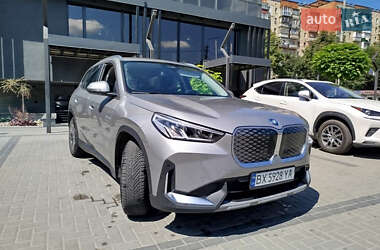 Внедорожник / Кроссовер BMW iX1 2023 в 