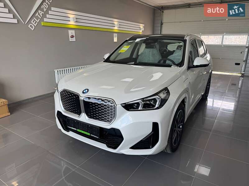 BMW iX1 2025