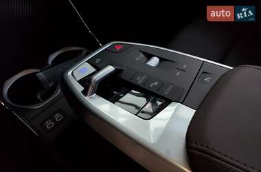 Позашляховик / Кросовер BMW iX1 2025 в 