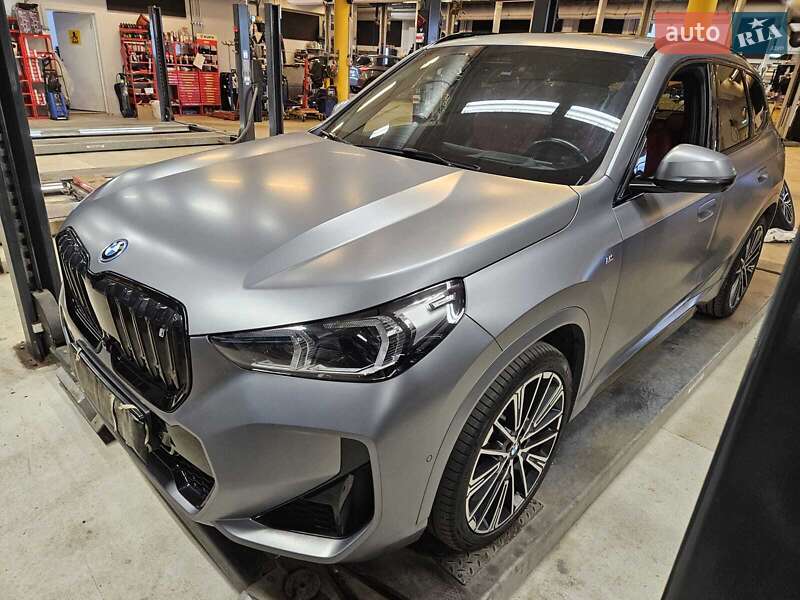 BMW iX1 2023