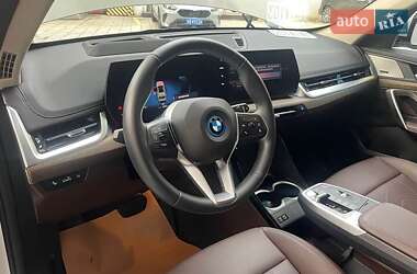 Внедорожник / Кроссовер BMW iX1 2023 в 