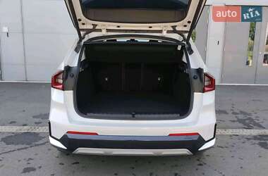 Внедорожник / Кроссовер BMW iX1 2023 в 