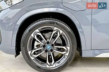 Внедорожник / Кроссовер BMW iX1 2024 в 