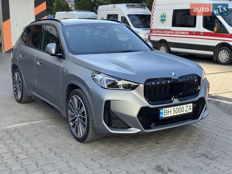 BMW iX1 2023