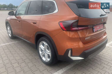 Внедорожник / Кроссовер BMW iX1 2024 в 