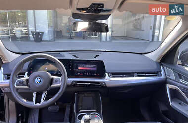 Внедорожник / Кроссовер BMW iX1 2023 в 