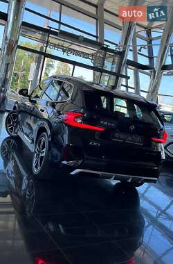 Позашляховик / Кросовер BMW iX1 2023 в 