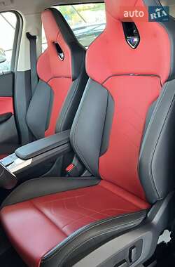 Позашляховик / Кросовер BMW iX1 2023 в 