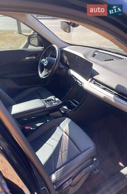 Позашляховик / Кросовер BMW iX1 2023 в 