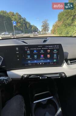 Позашляховик / Кросовер BMW iX1 2023 в 
