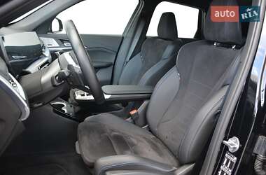 Позашляховик / Кросовер BMW iX1 2024 в 