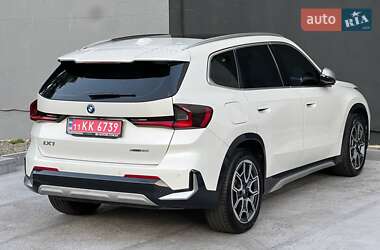 Внедорожник / Кроссовер BMW iX1 2023 в 