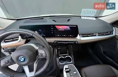 Внедорожник / Кроссовер BMW iX1 2023 в 