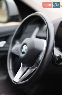 Внедорожник / Кроссовер BMW iX1 2023 в 