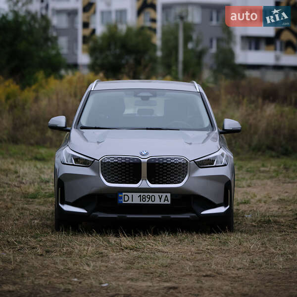 BMW iX1 2023