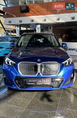 Внедорожник / Кроссовер BMW iX1 2023 в 