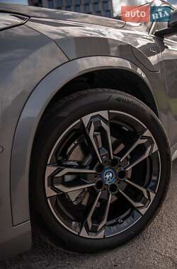 Внедорожник / Кроссовер BMW iX1 2023 в 