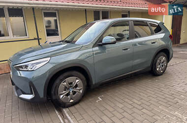 Внедорожник / Кроссовер BMW iX1 2024 в 