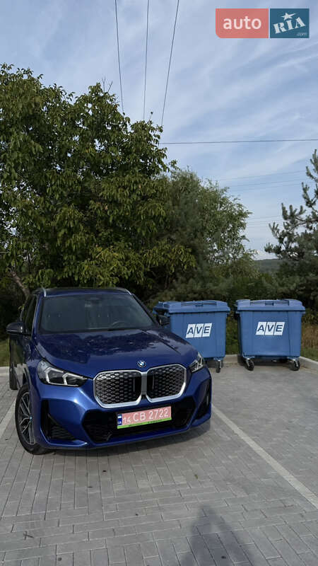 Внедорожник / Кроссовер BMW iX1 2022 в 