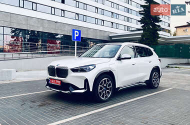 Внедорожник / Кроссовер BMW iX1 2023 в 