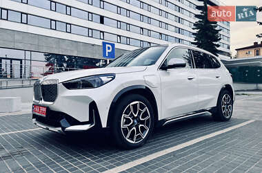 Внедорожник / Кроссовер BMW iX1 2023 в 