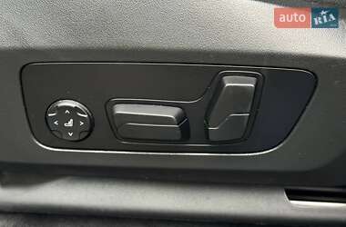 Позашляховик / Кросовер BMW iX1 2023 в 