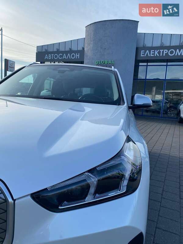 Внедорожник / Кроссовер BMW iX1 2023 в Мукачево