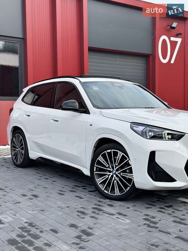 Позашляховик / Кросовер BMW iX1 2022 в Львові фото 4 Позашляховик / Кросовер BMW iX1 2022 в Львові
