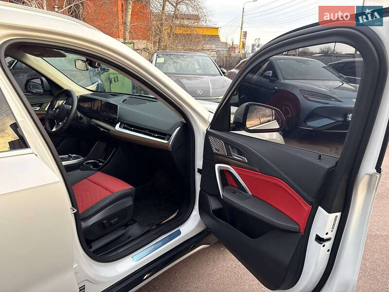 Внедорожник / Кроссовер BMW iX1 2023 в Киеве