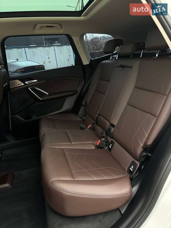 Позашляховик / Кросовер BMW iX1 2023 в Стрию