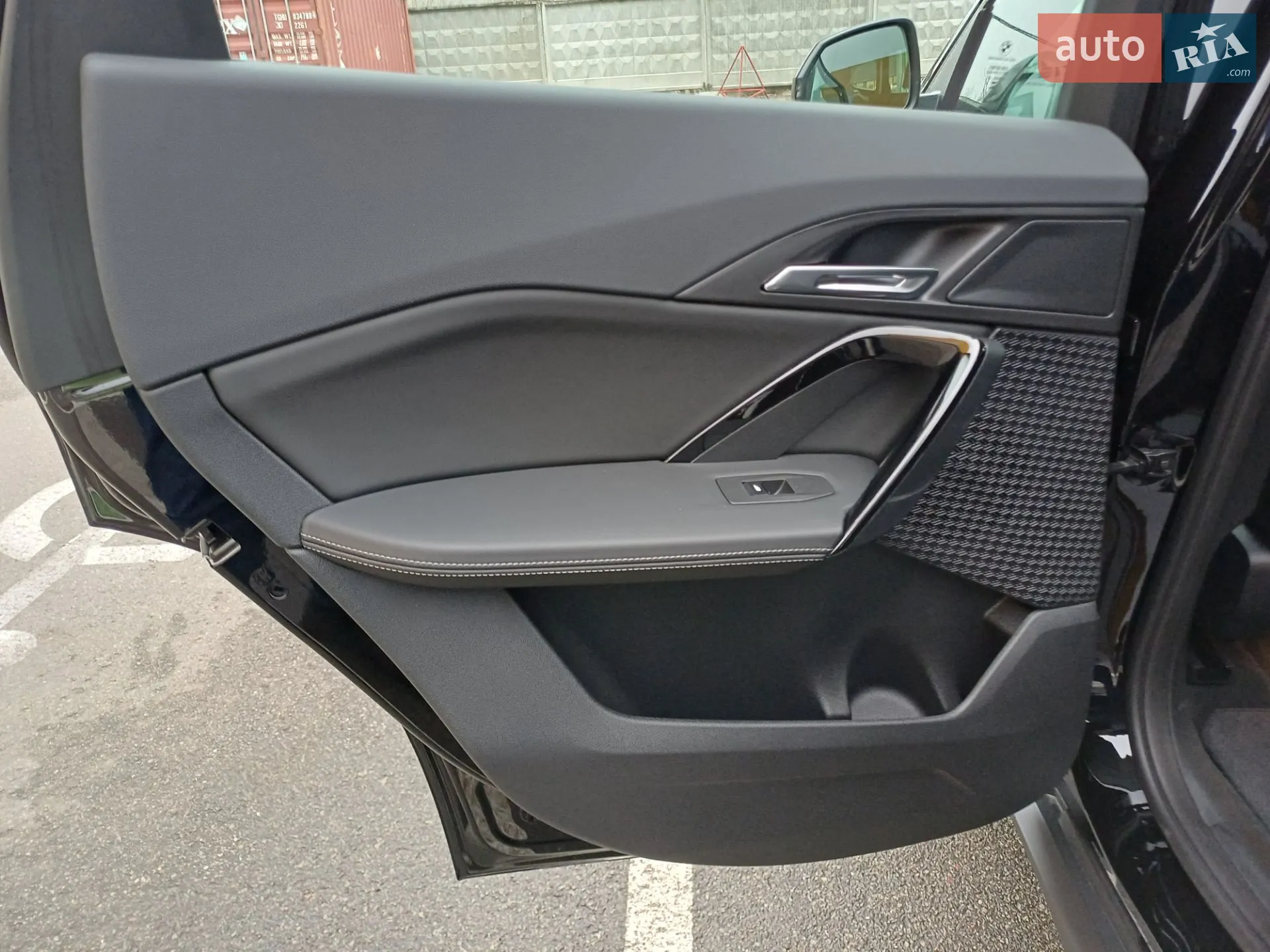 2024 BMW iX1 - мініатюра 19